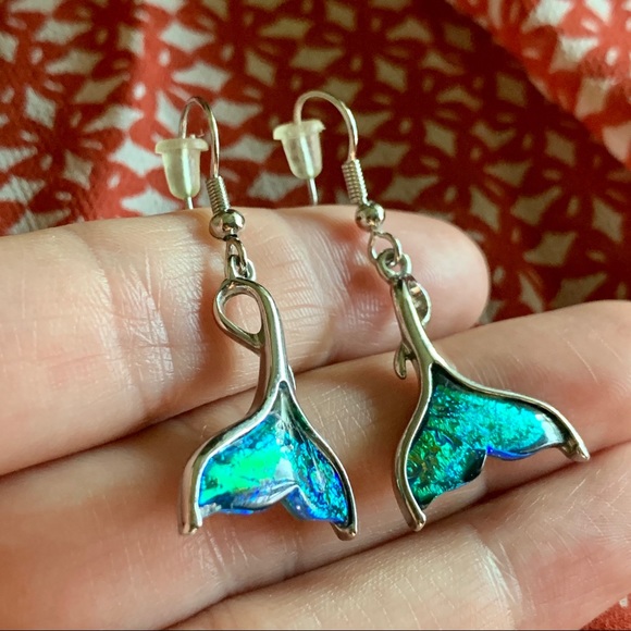 Jewelry - • Whale Tail Hawaiian Earrings •